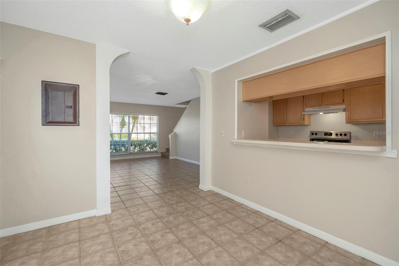 Image 12 of 49 For 637 Kensington Lake Circle