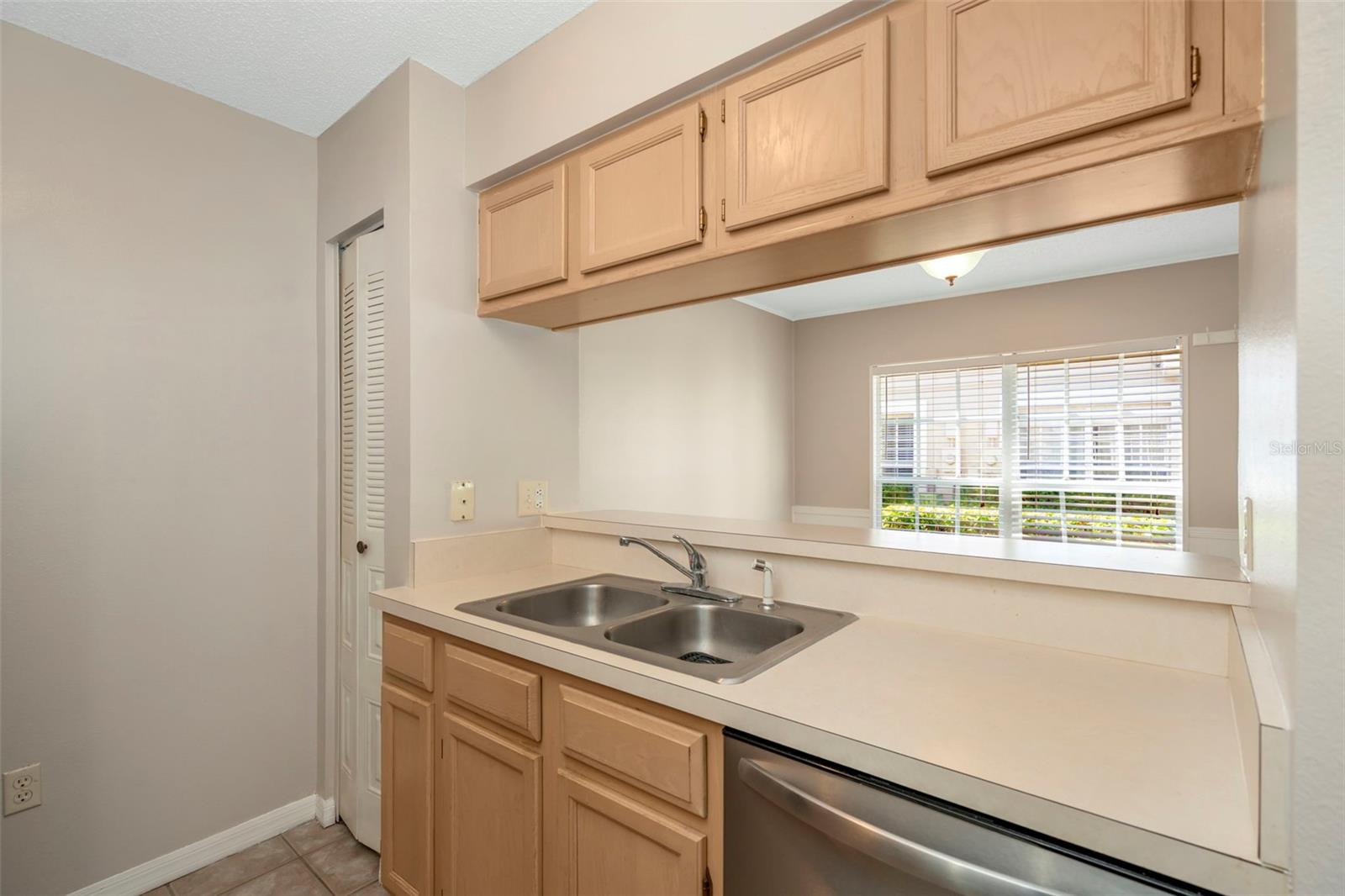 Image 15 of 49 For 637 Kensington Lake Circle