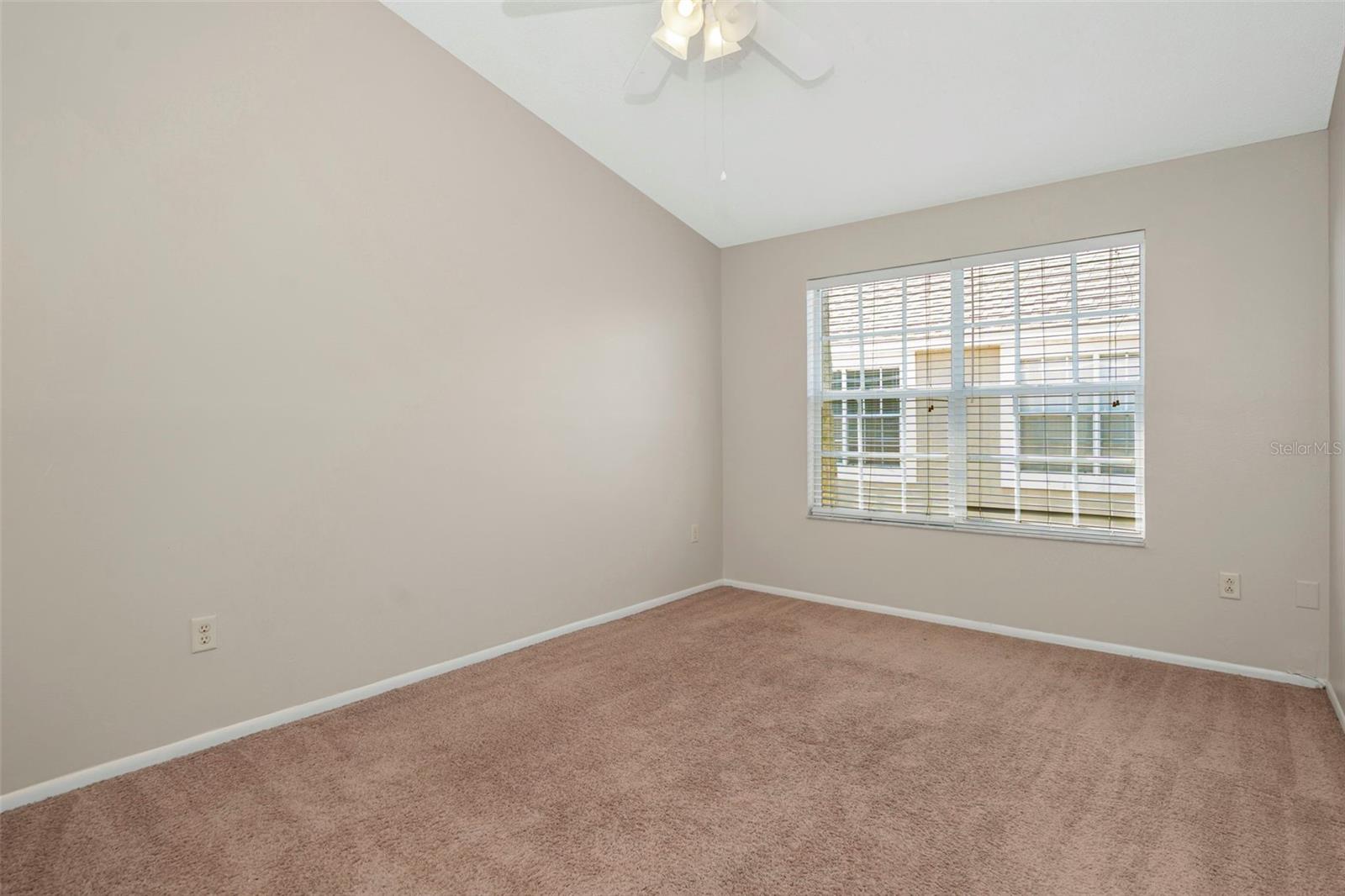 Image 19 of 49 For 637 Kensington Lake Circle