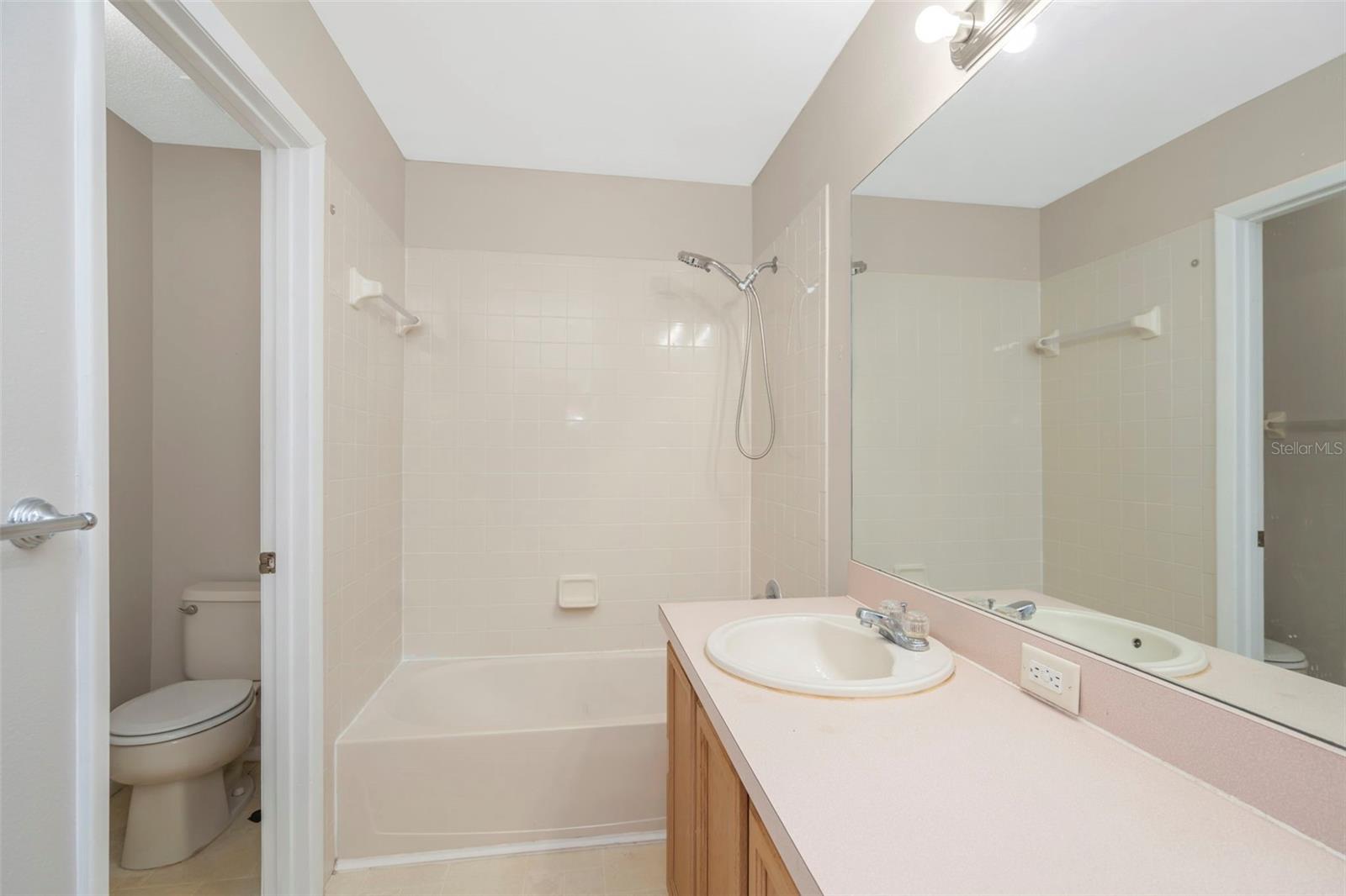 Image 25 of 49 For 637 Kensington Lake Circle