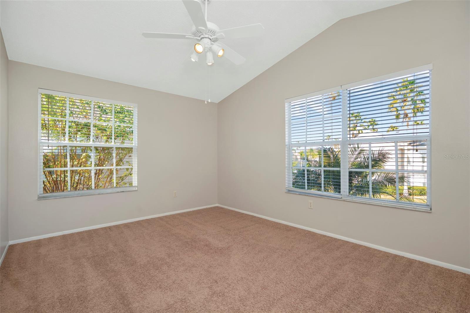 Image 26 of 49 For 637 Kensington Lake Circle