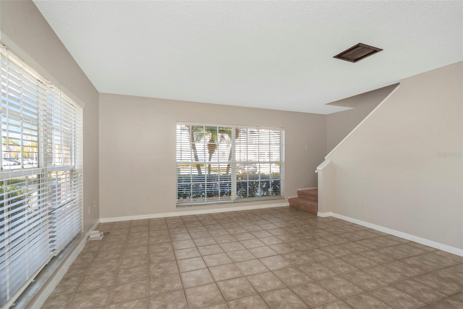 Image 5 of 49 For 637 Kensington Lake Circle