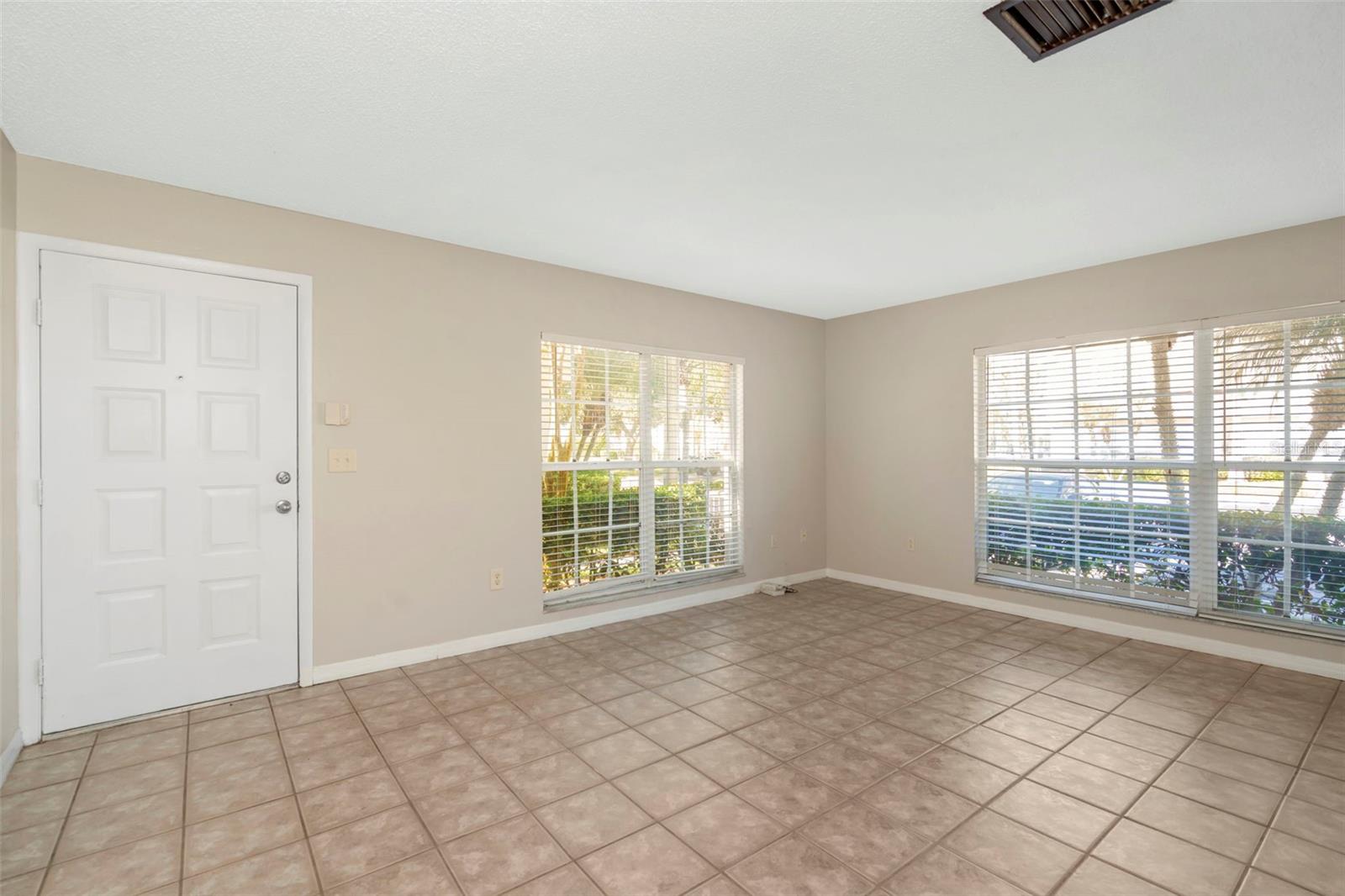 Image 6 of 49 For 637 Kensington Lake Circle