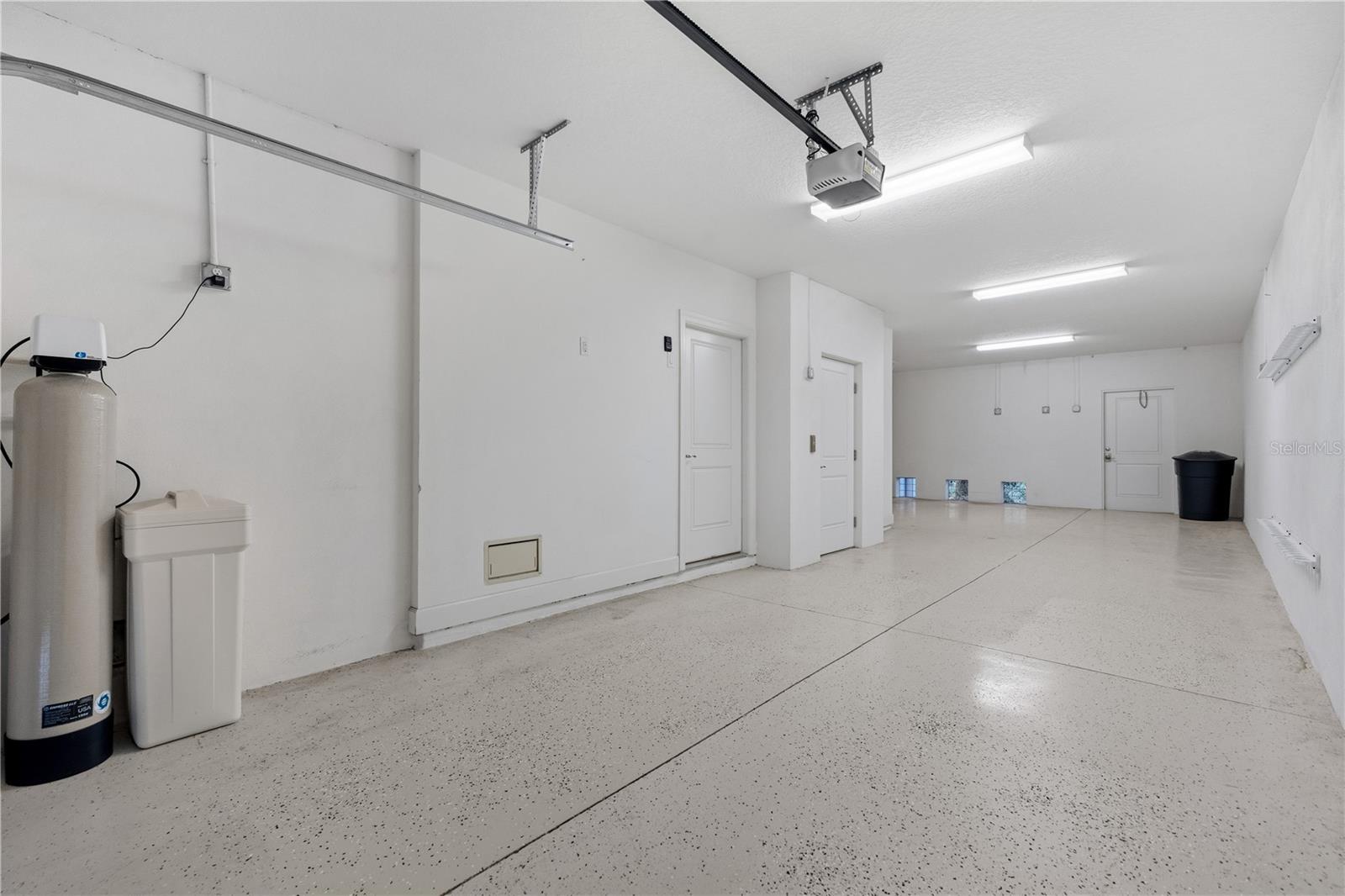 Image 10 of 61 For 3167 Moorings Drive S