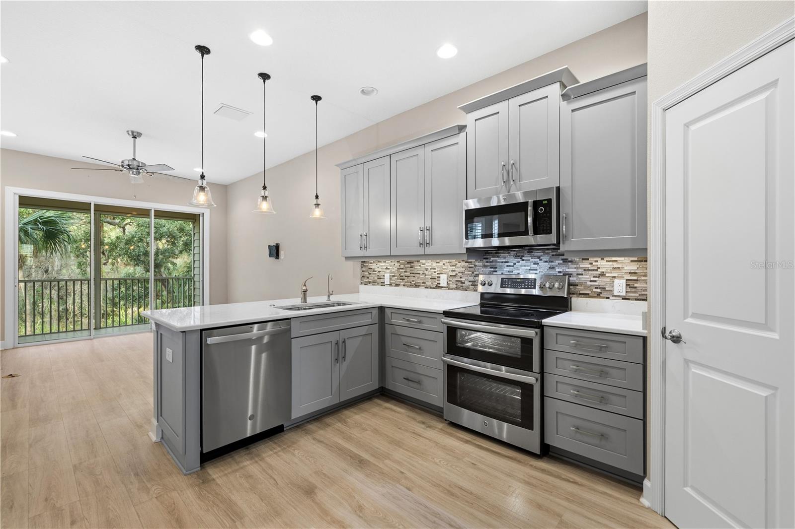 Image 24 of 61 For 3167 Moorings Drive S