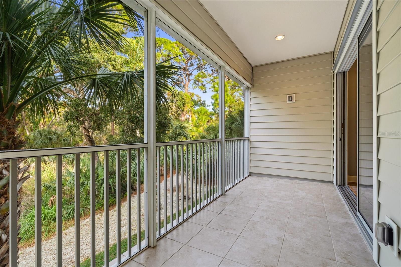 Image 9 of 61 For 3167 Moorings Drive S