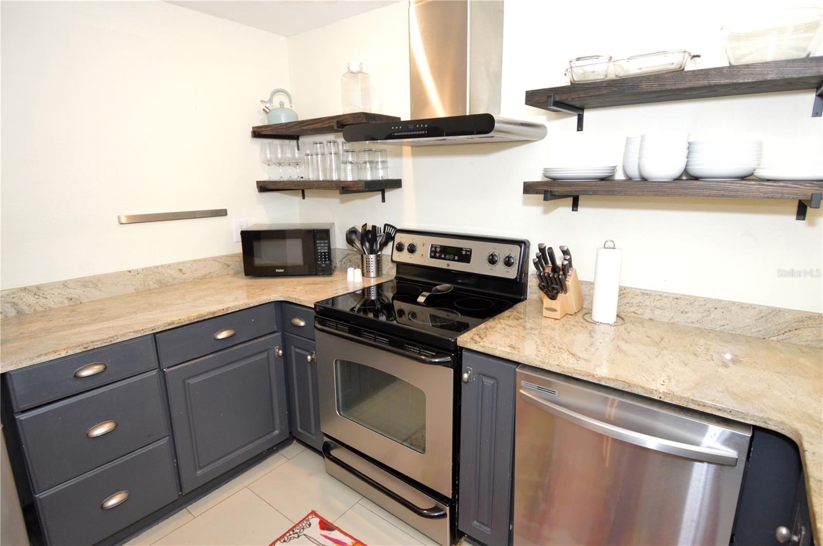 Image 12 of 100 For 3873 Pompano Drive Se D