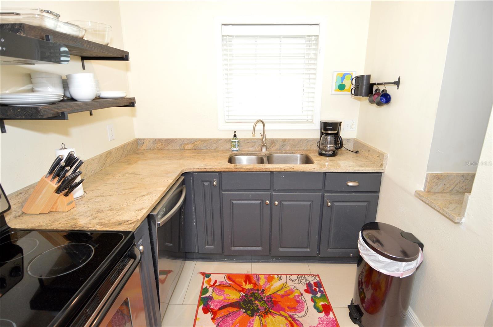 Image 14 of 100 For 3873 Pompano Drive Se D