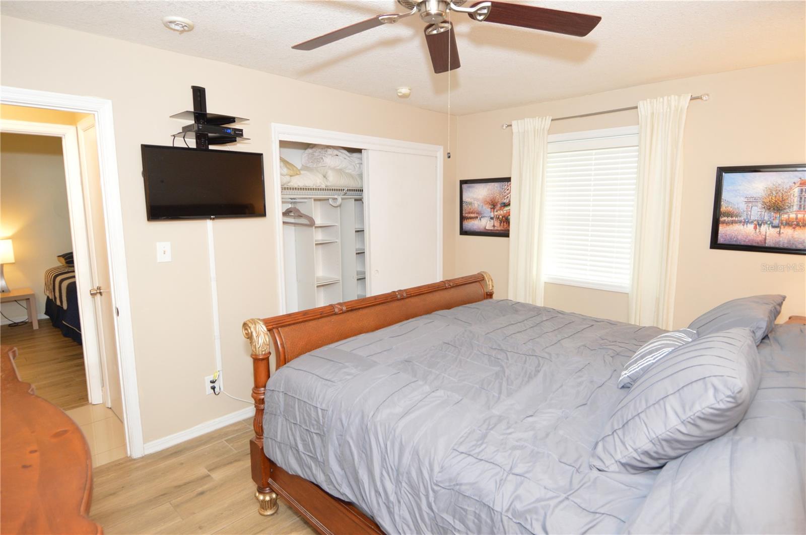 Image 26 of 100 For 3873 Pompano Drive Se D