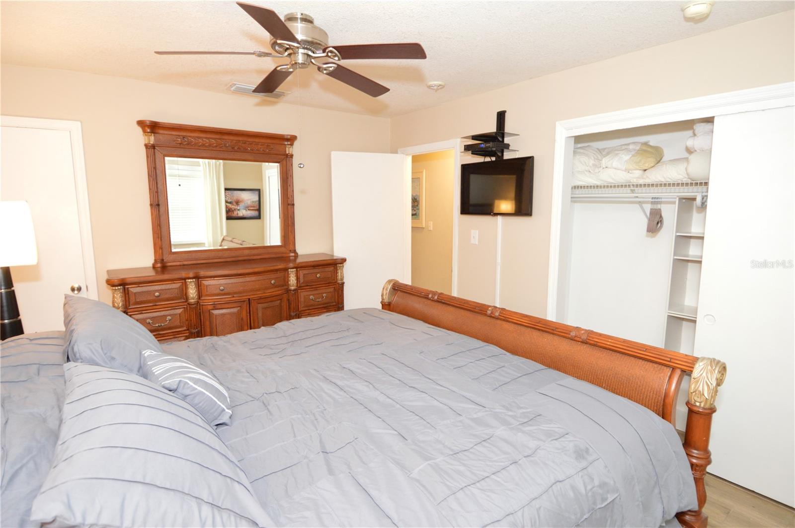 Image 29 of 100 For 3873 Pompano Drive Se D