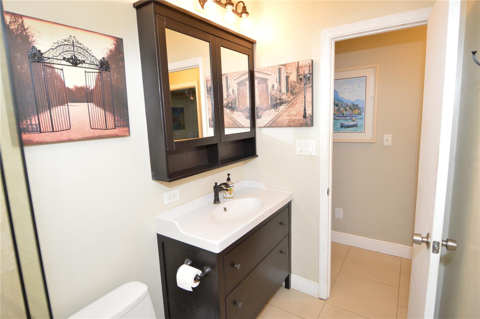 Image 33 of 100 For 3873 Pompano Drive Se D