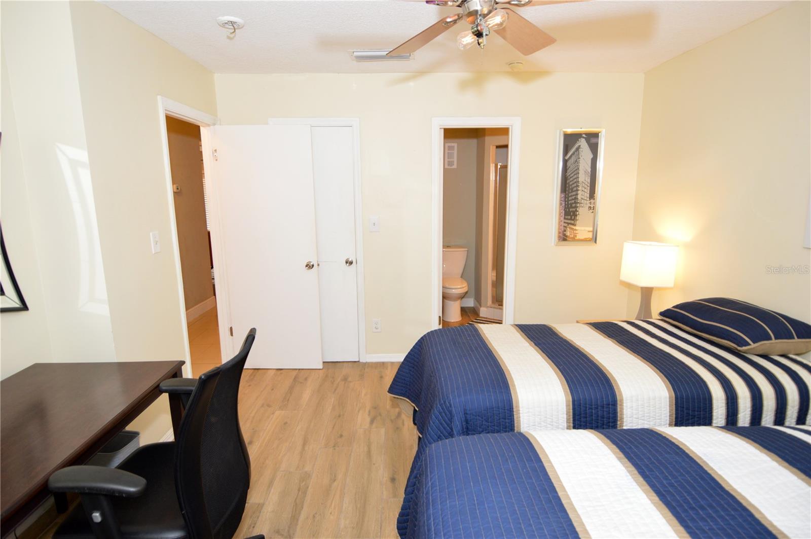 Image 38 of 100 For 3873 Pompano Drive Se D