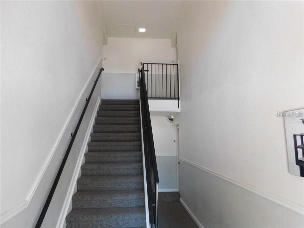 Image 4 of 100 For 3873 Pompano Drive Se D