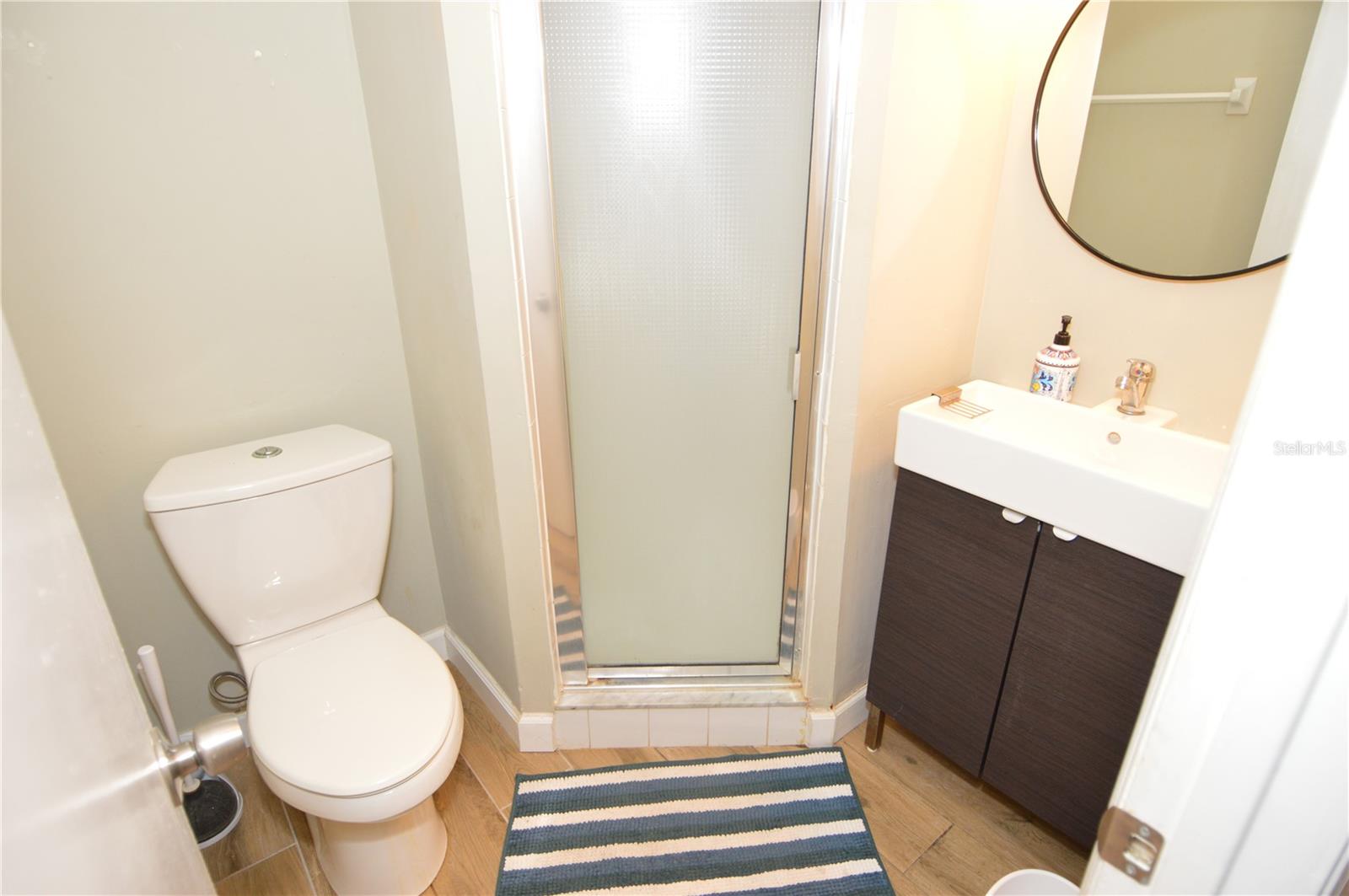 Image 42 of 100 For 3873 Pompano Drive Se D