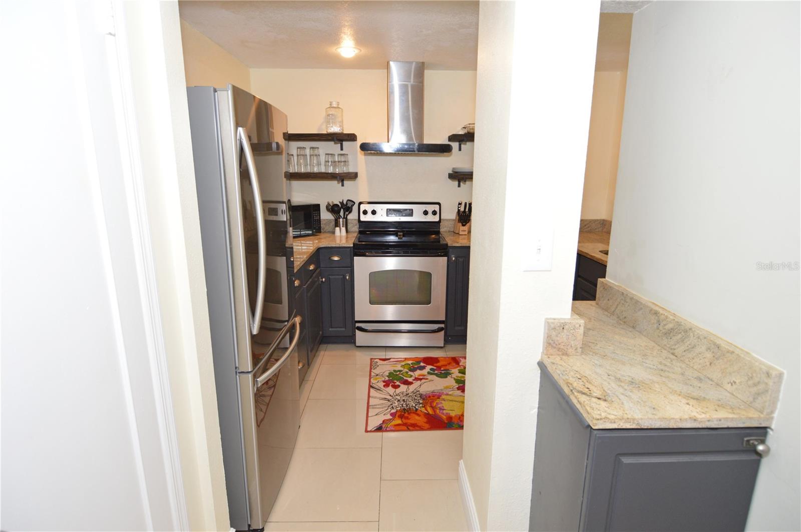 Image 9 of 100 For 3873 Pompano Drive Se D