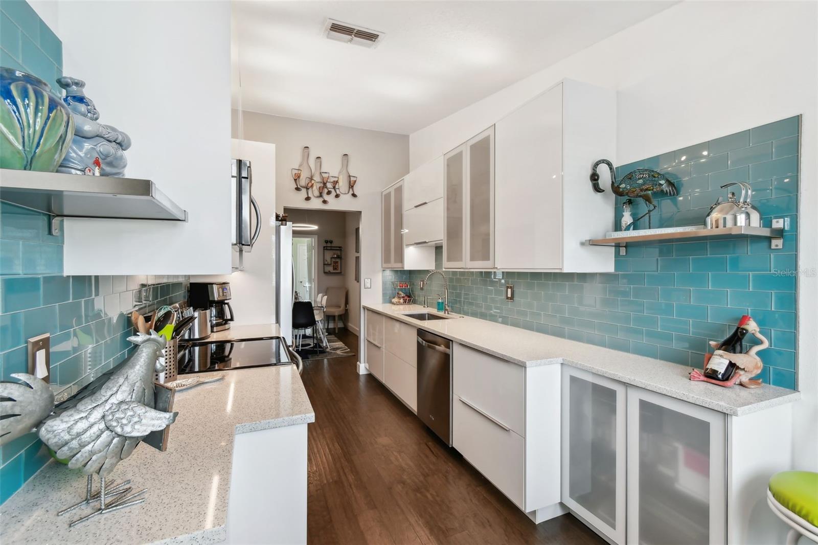 Image 16 of 37 For 549 Walden Court