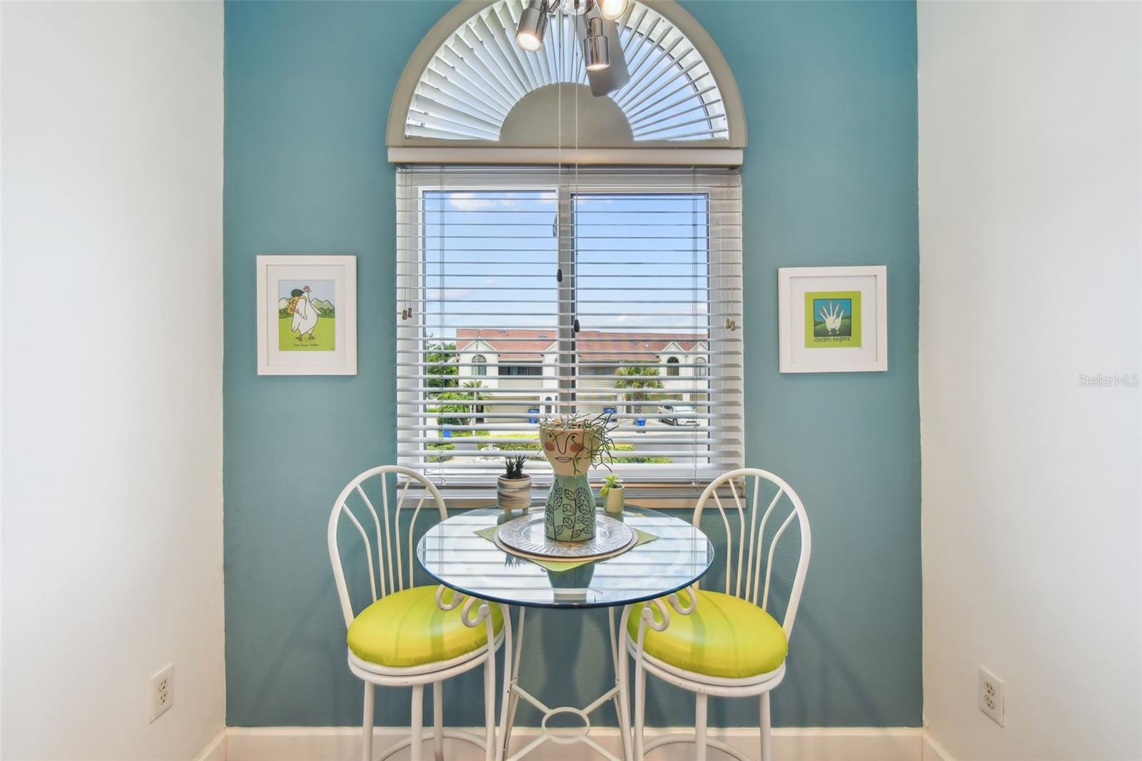 Image 17 of 37 For 549 Walden Court