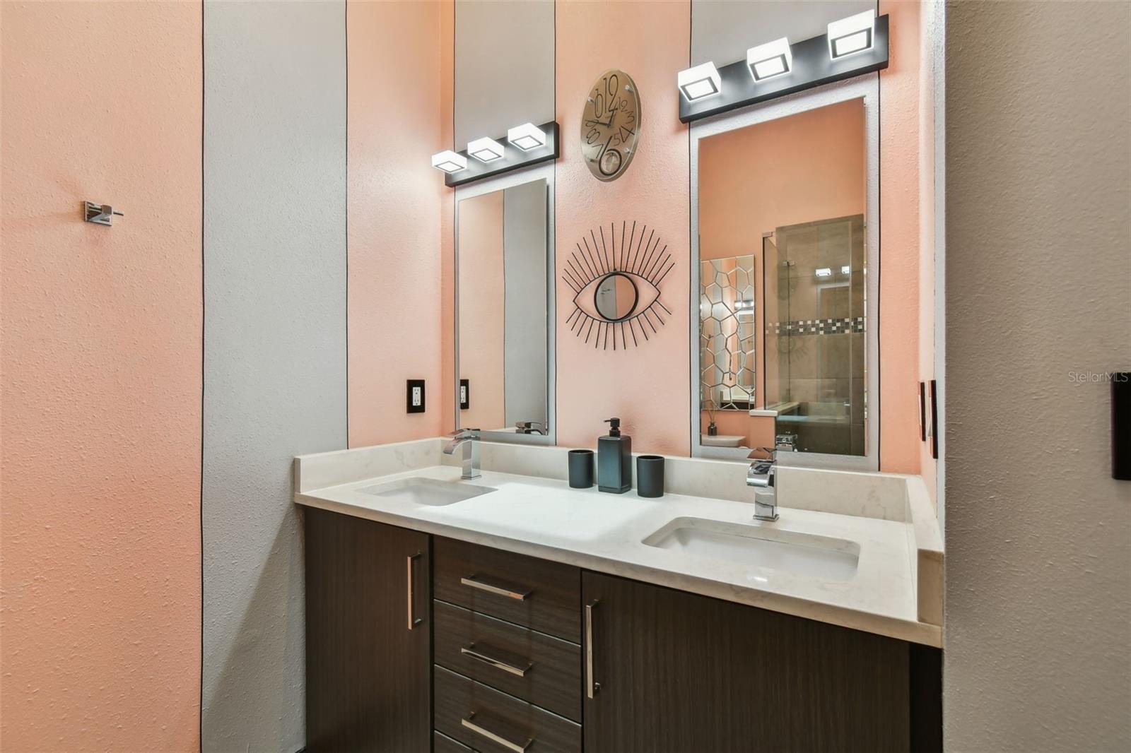 Image 21 of 37 For 549 Walden Court