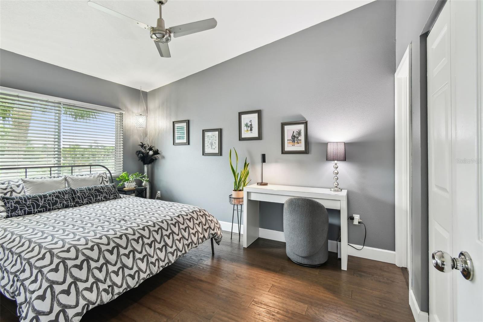 Image 24 of 37 For 549 Walden Court