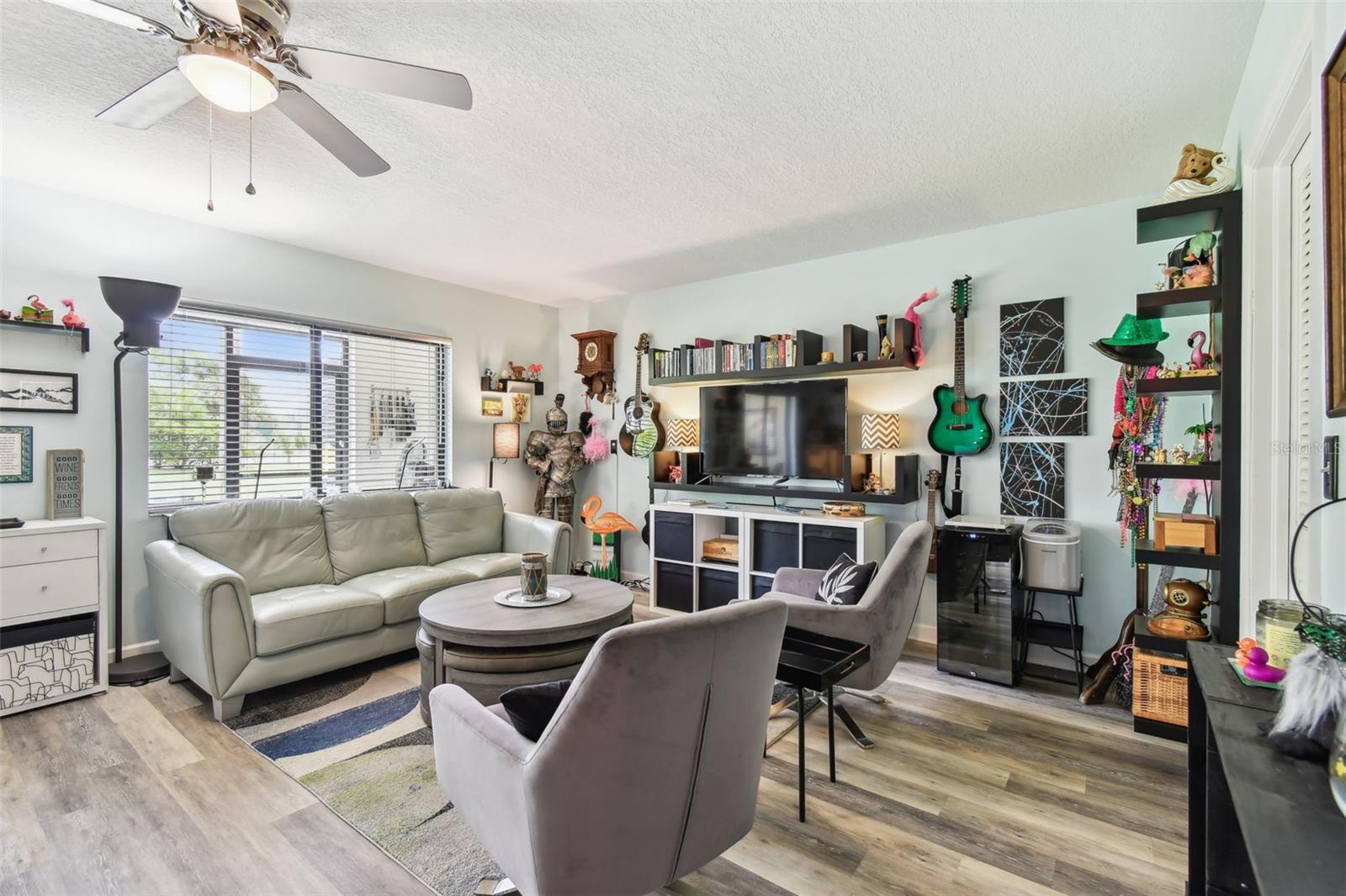 Image 27 of 37 For 549 Walden Court