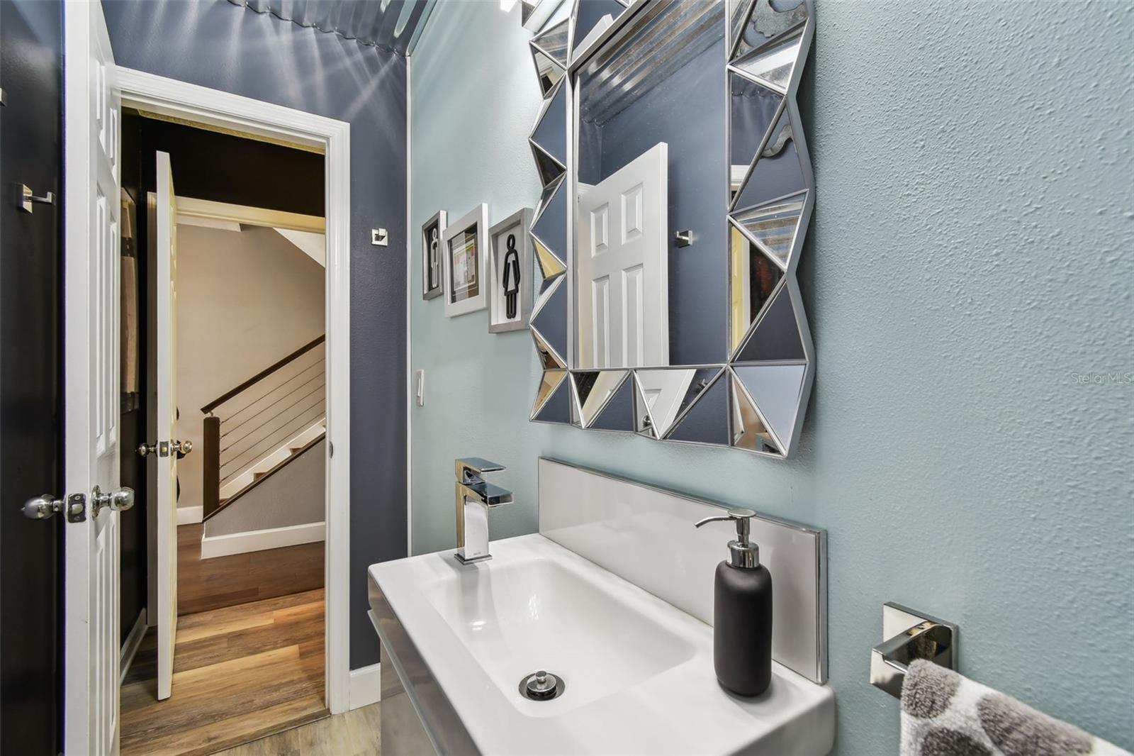 Image 29 of 37 For 549 Walden Court