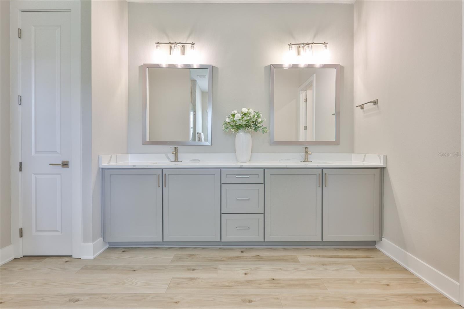 Image 21 of 42 For 13148 Oldenburg Drive