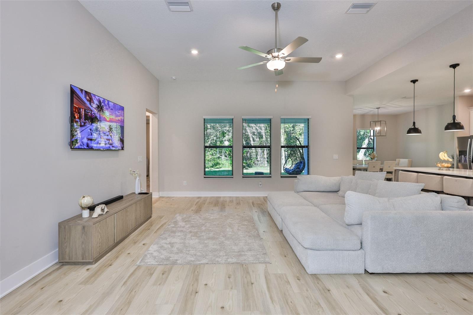 Image 9 of 42 For 13148 Oldenburg Drive