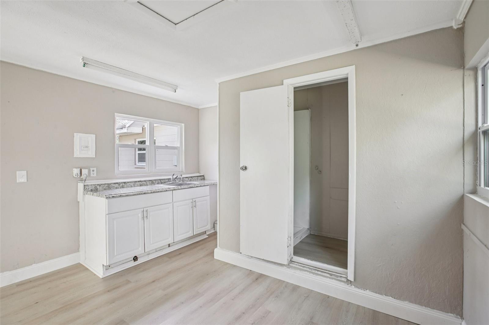 Image 27 of 48 For 204 Shell Point Road