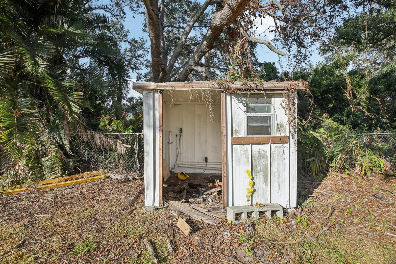 Image 38 of 48 For 204 Shell Point Road