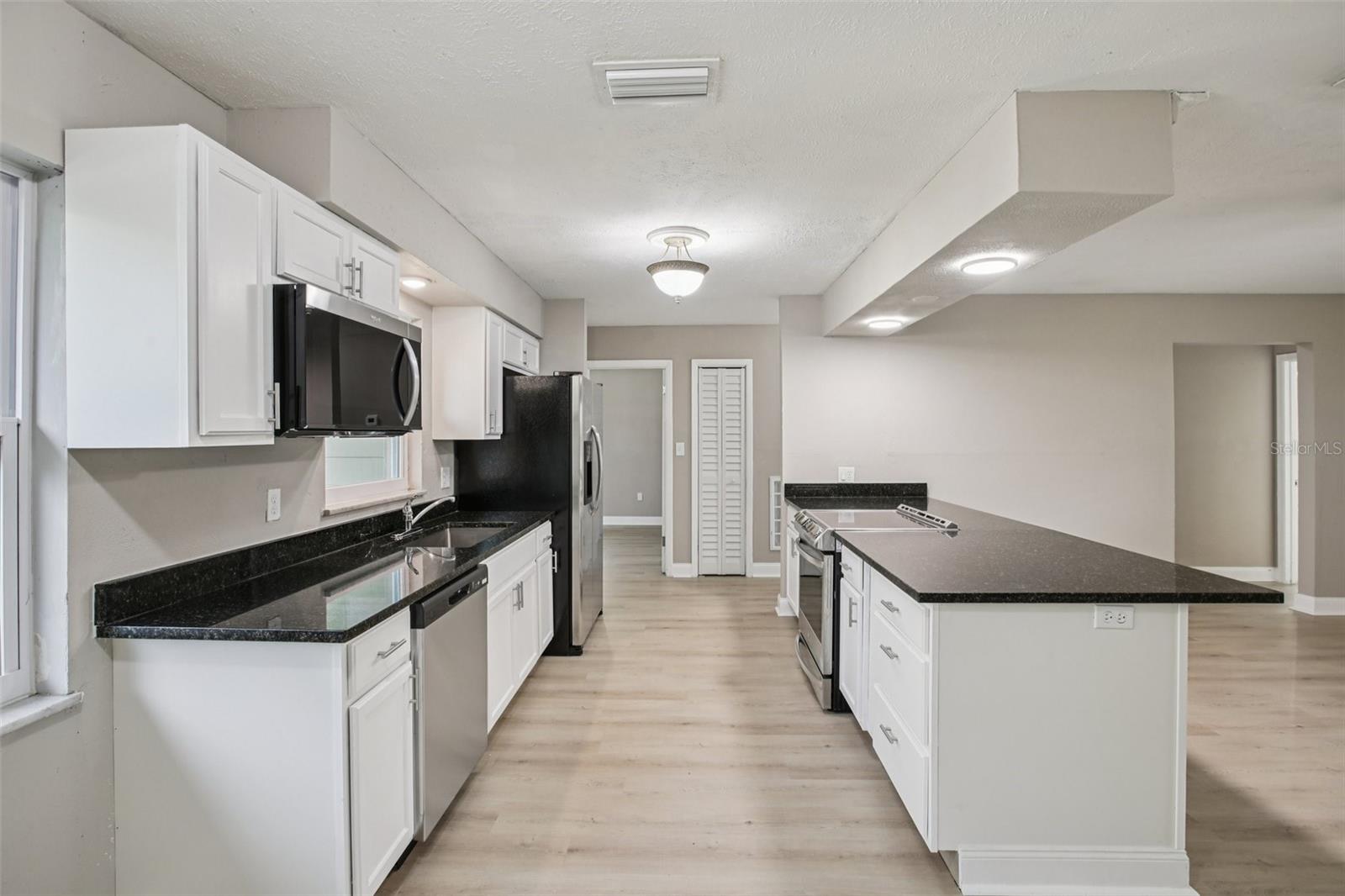 Image 8 of 48 For 204 Shell Point Road