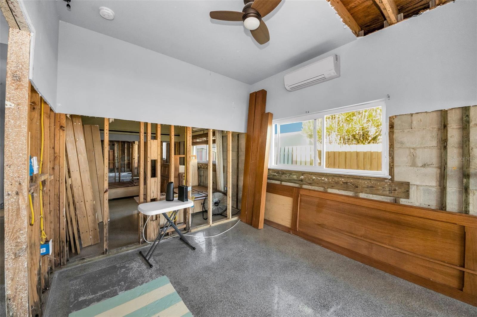 Image 21 of 43 For 16101 Redington Drive