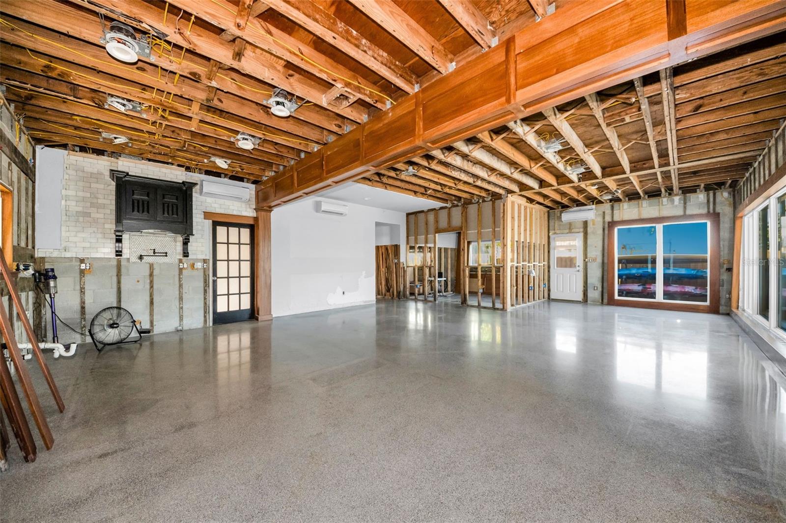 Image 25 of 43 For 16101 Redington Drive