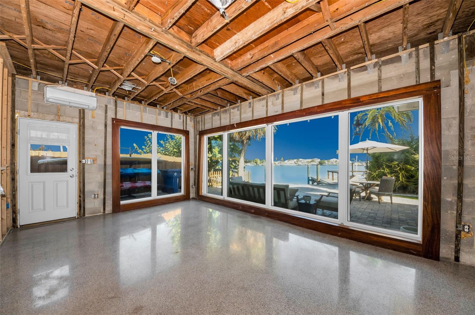 Image 26 of 43 For 16101 Redington Drive