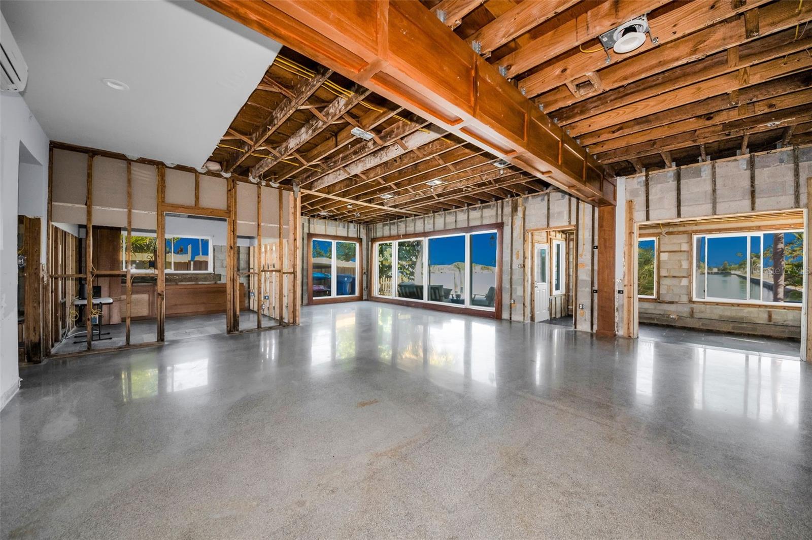 Image 27 of 43 For 16101 Redington Drive