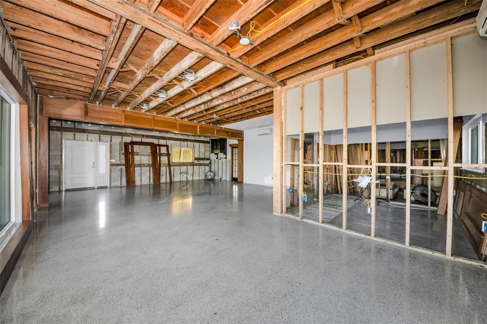 Image 28 of 43 For 16101 Redington Drive