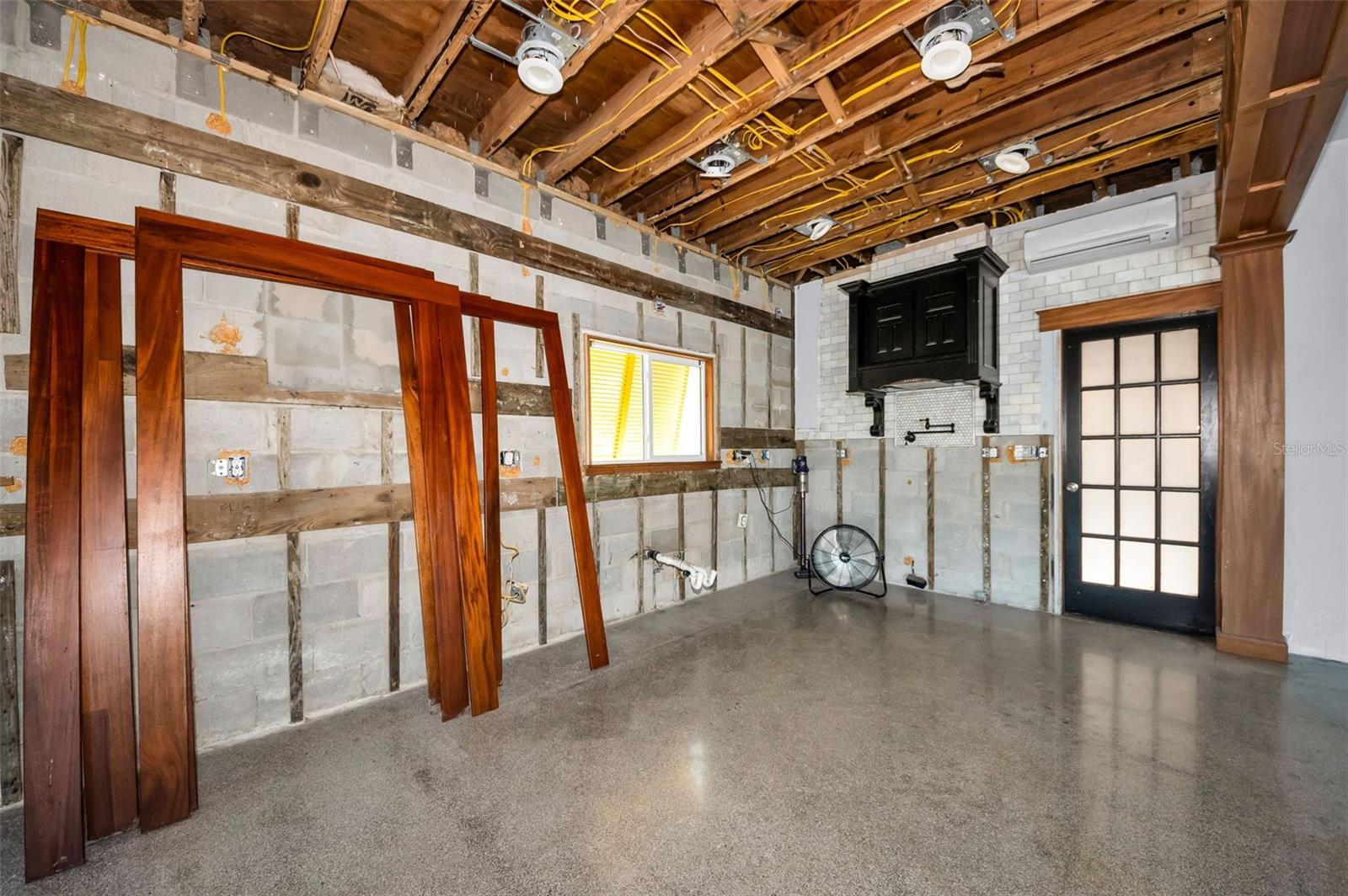 Image 29 of 43 For 16101 Redington Drive