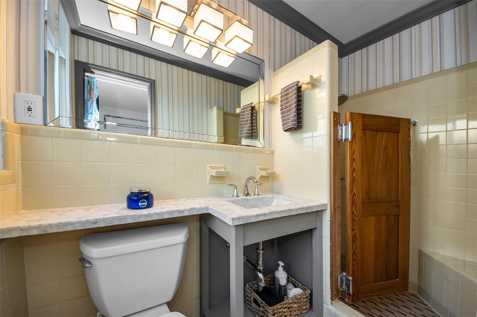 Image 32 of 43 For 16101 Redington Drive