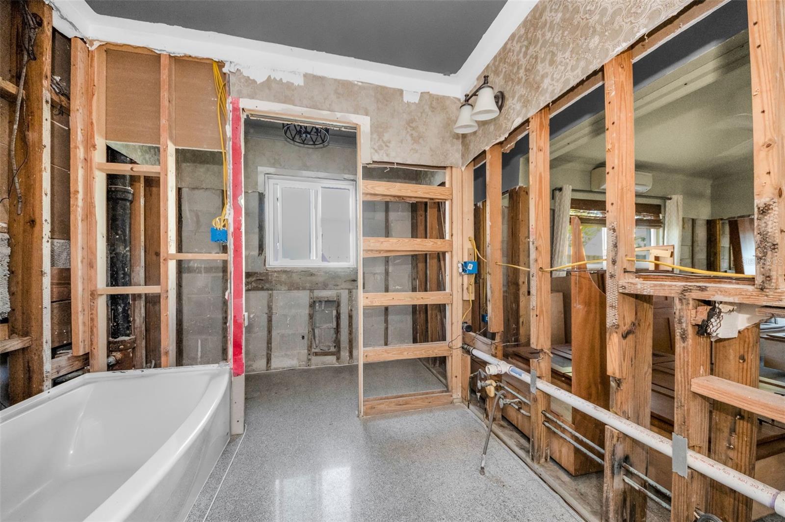 Image 36 of 43 For 16101 Redington Drive