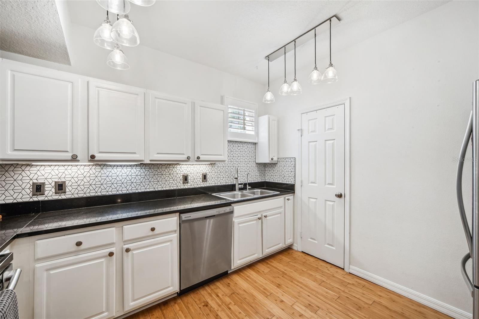 Image 18 of 52 For 501 Knights Run Avenue 5101