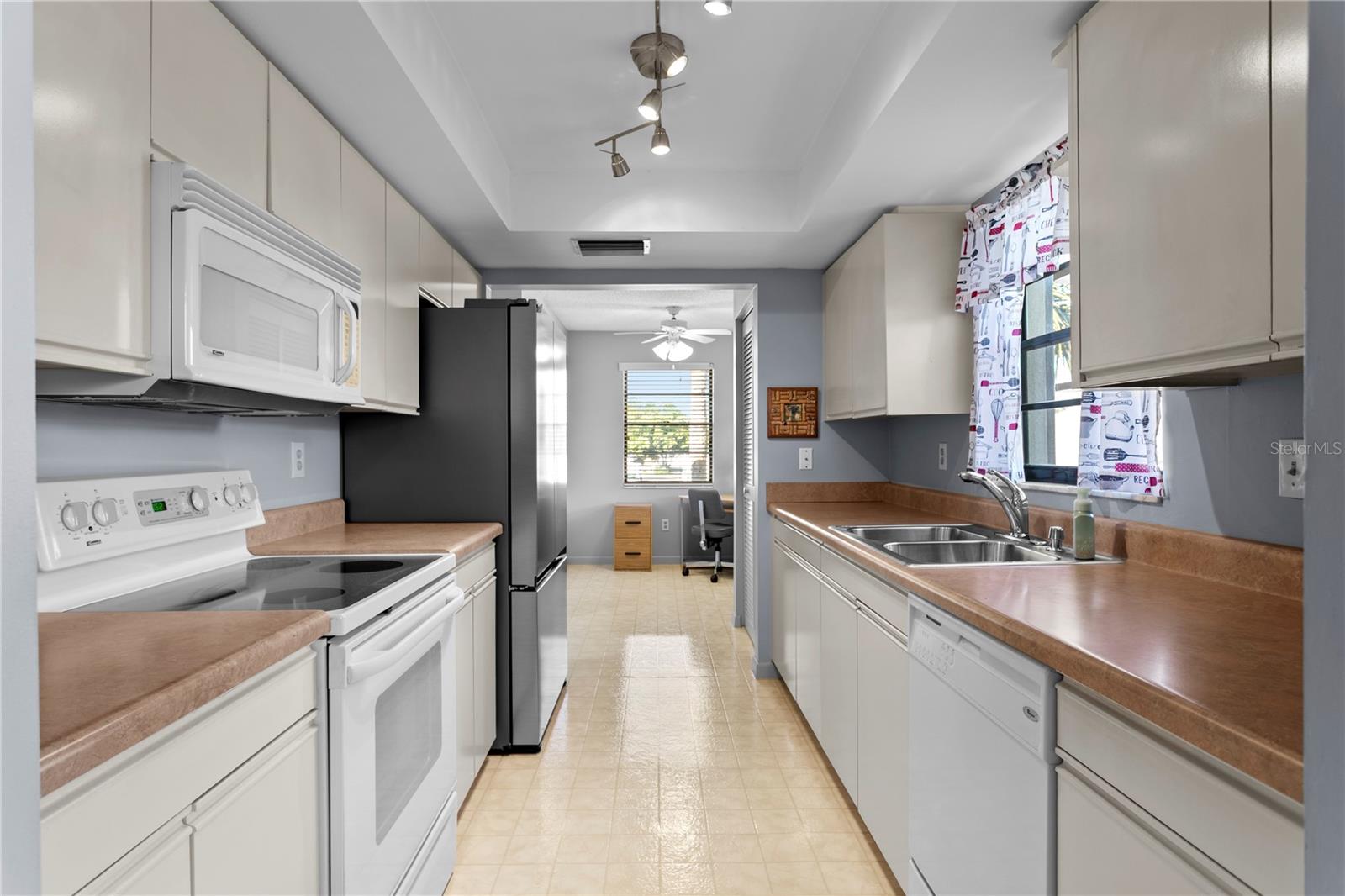 Image 13 of 46 For 1601 43rd Street N 220