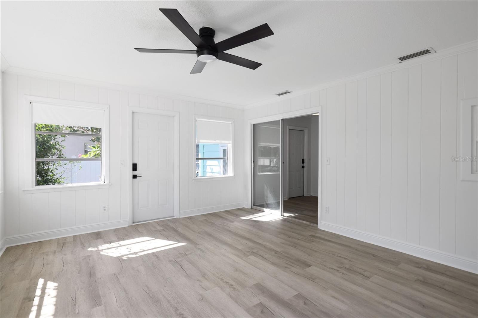 Image 11 of 26 For 637 Beltrees Street