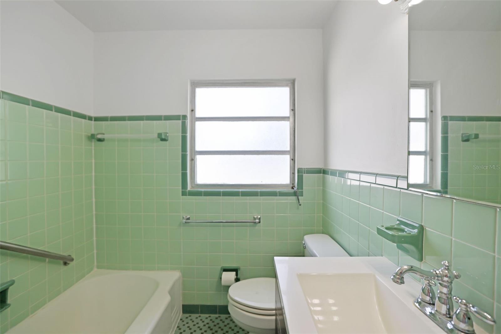 Image 14 of 26 For 637 Beltrees Street