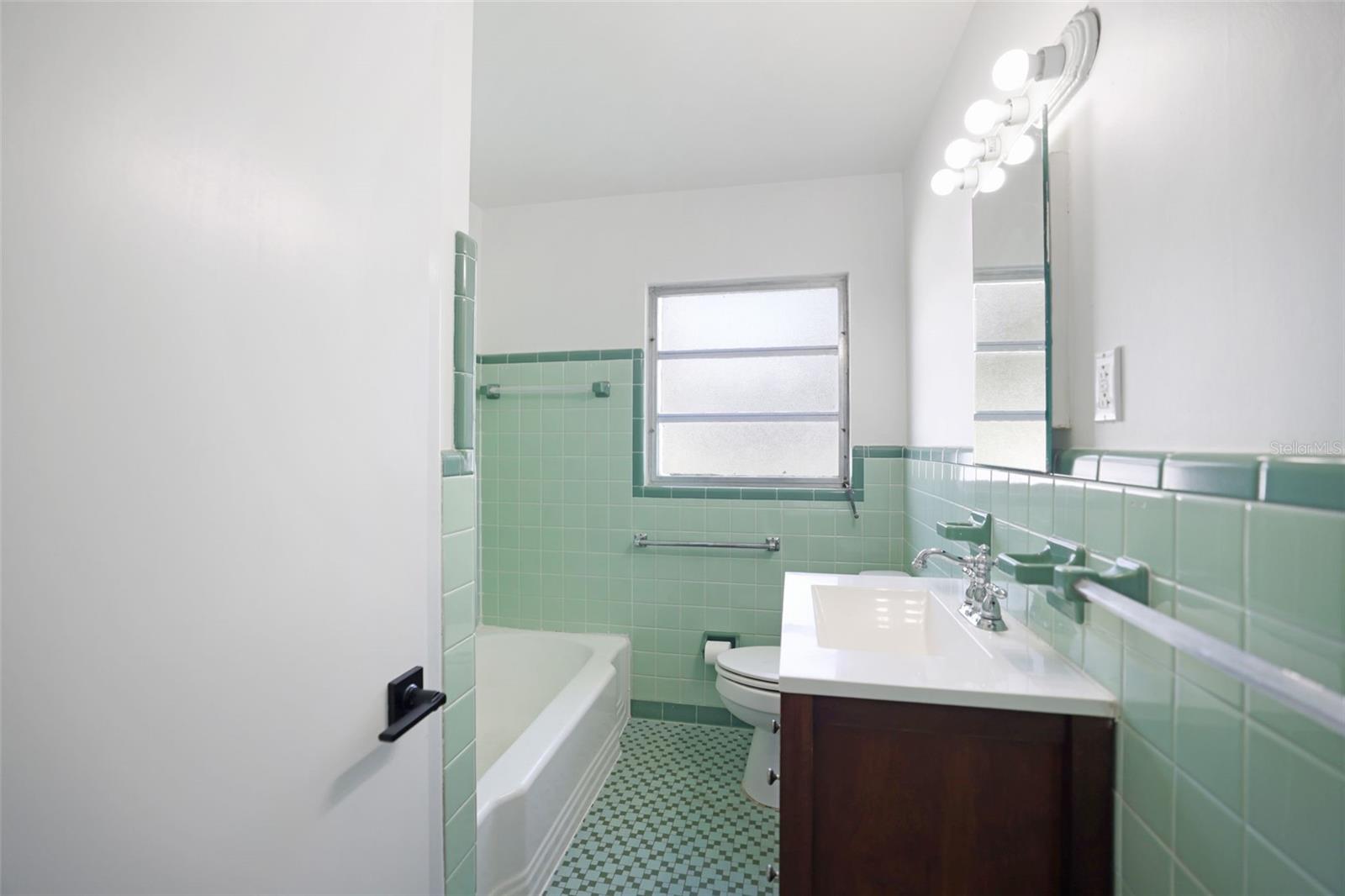 Image 15 of 26 For 637 Beltrees Street