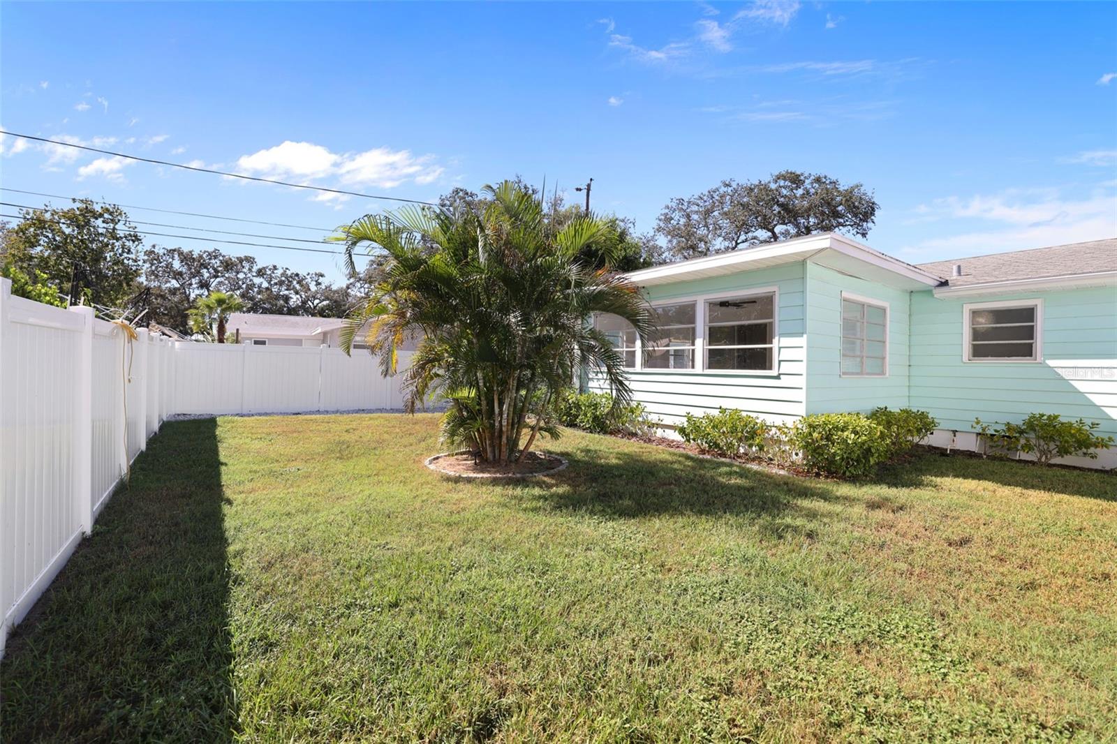 Image 17 of 26 For 637 Beltrees Street