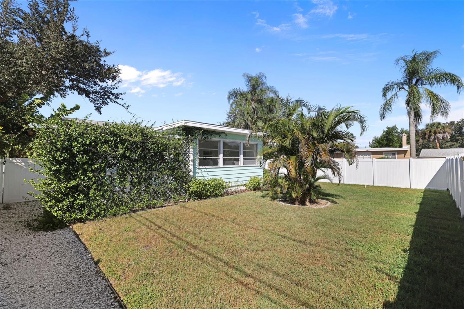 Image 18 of 26 For 637 Beltrees Street