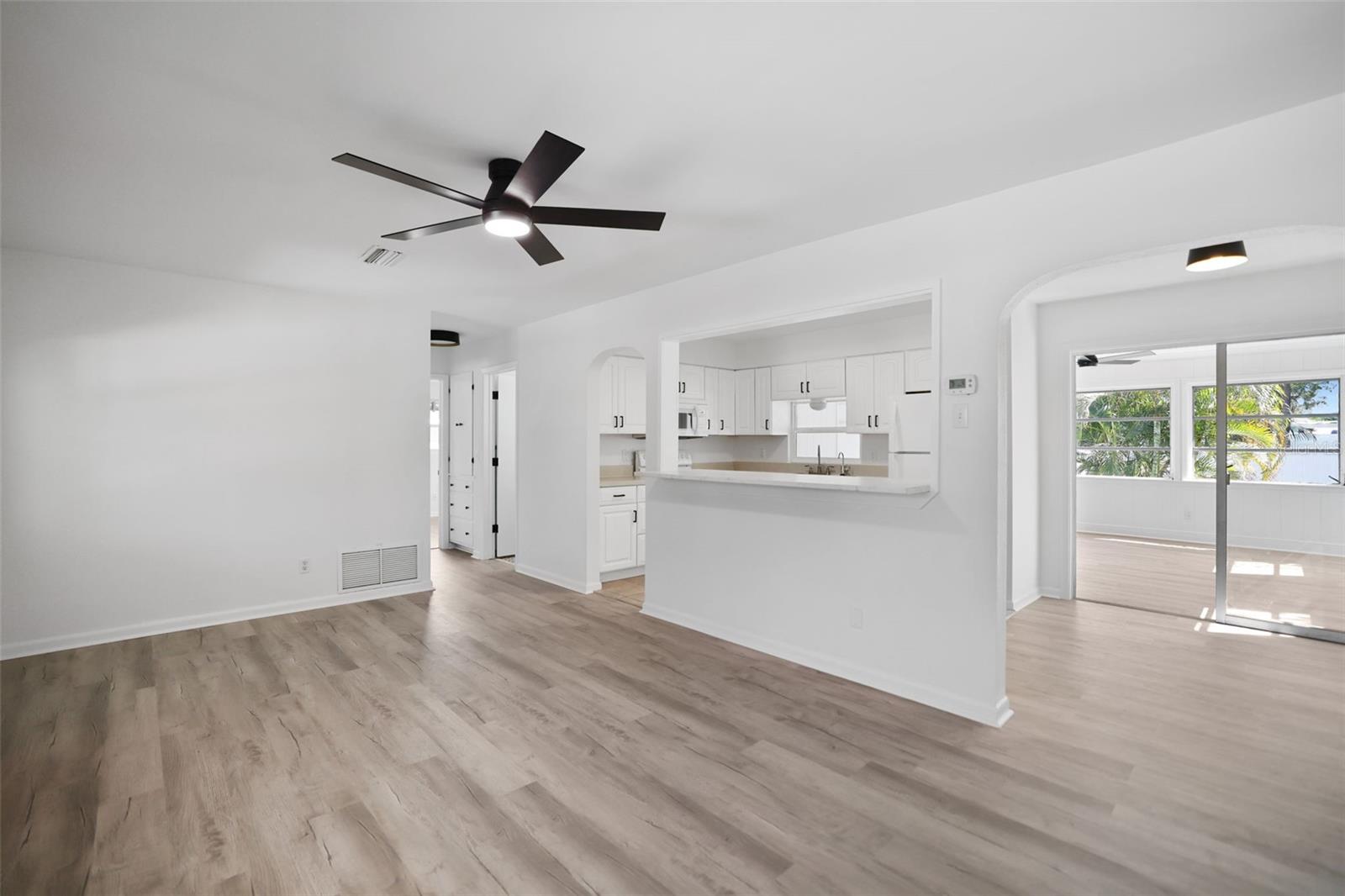 Image 2 of 26 For 637 Beltrees Street