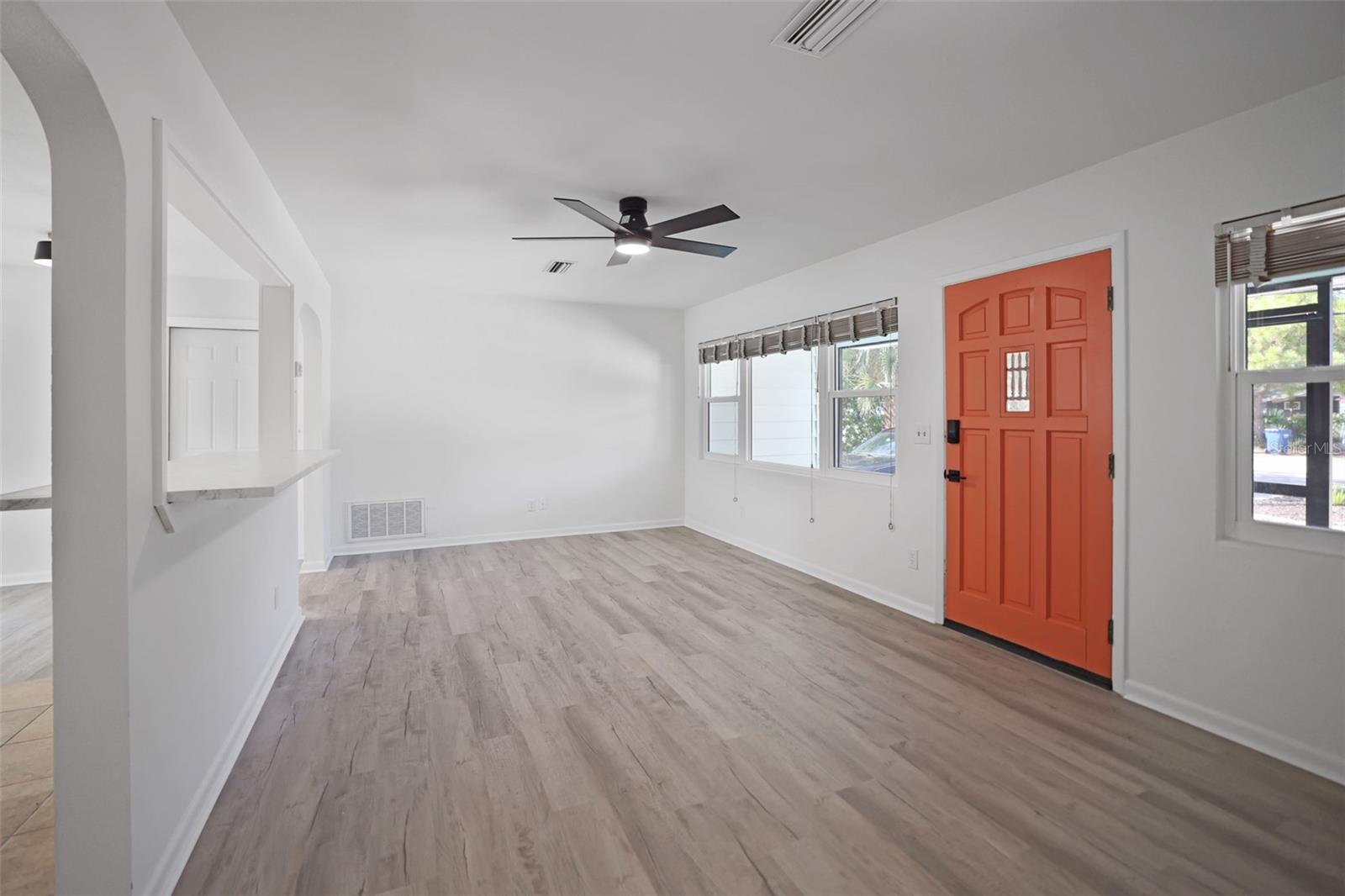 Image 4 of 26 For 637 Beltrees Street