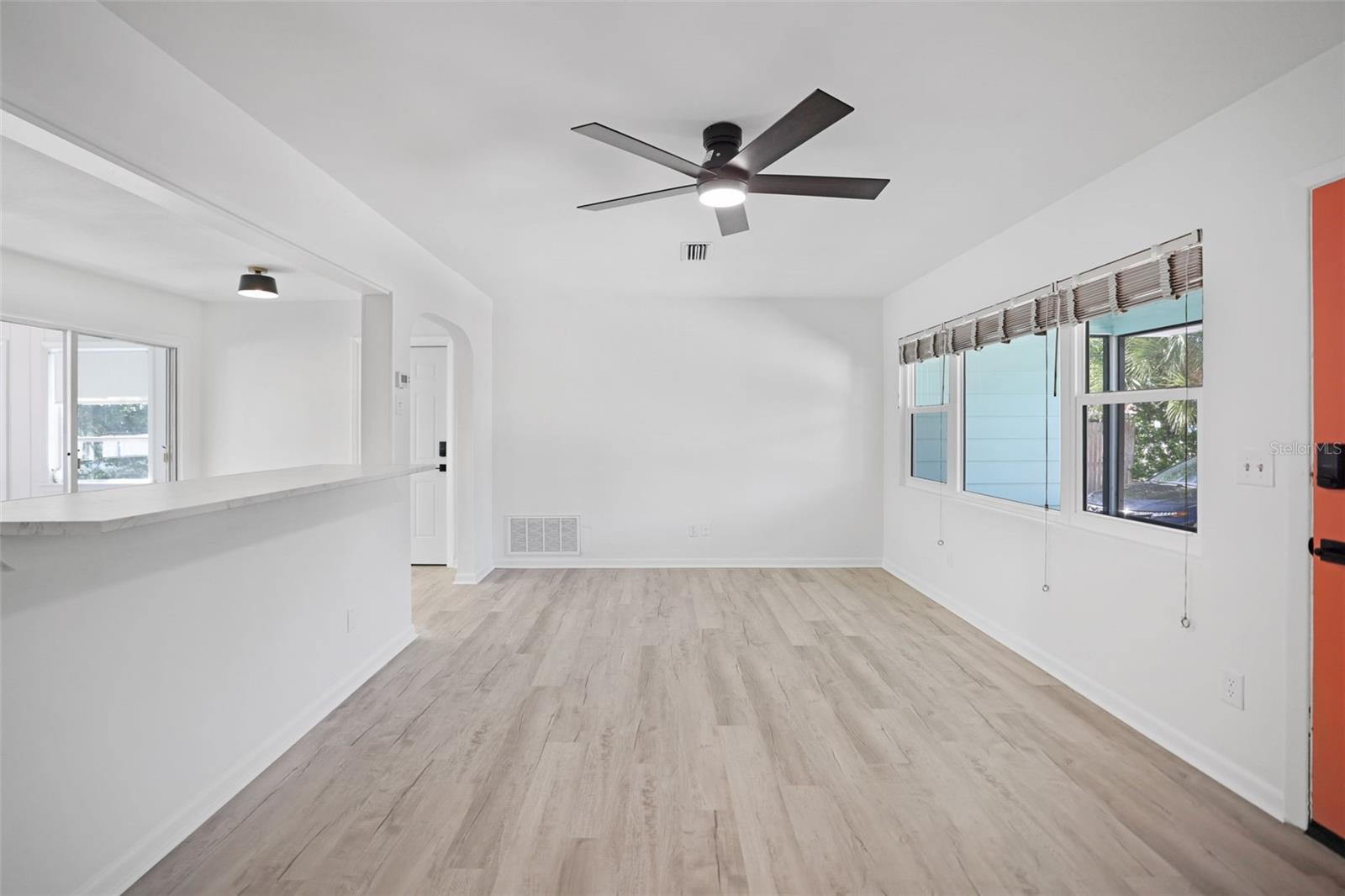 Image 5 of 26 For 637 Beltrees Street