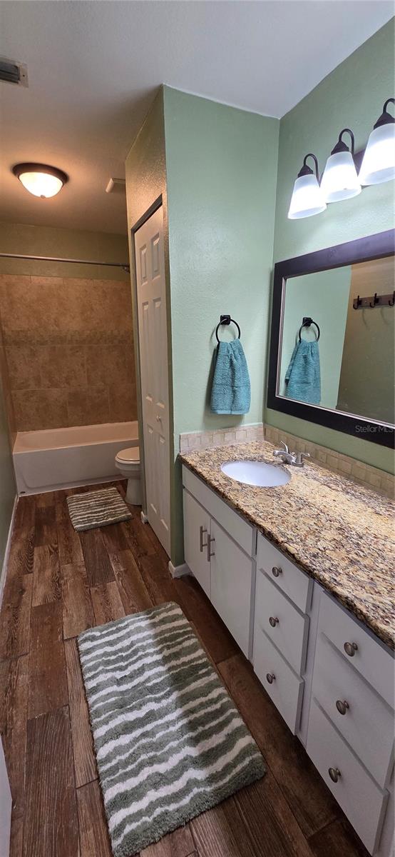 Image 11 of 39 For 11913 Congressional Drive 11913