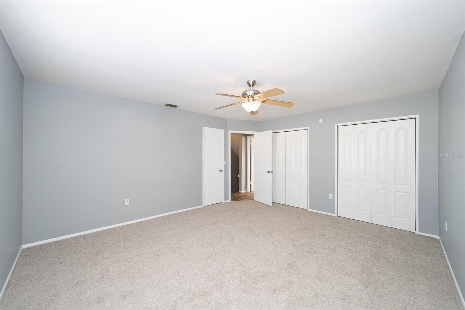 Image 17 of 39 For 11913 Congressional Drive 11913